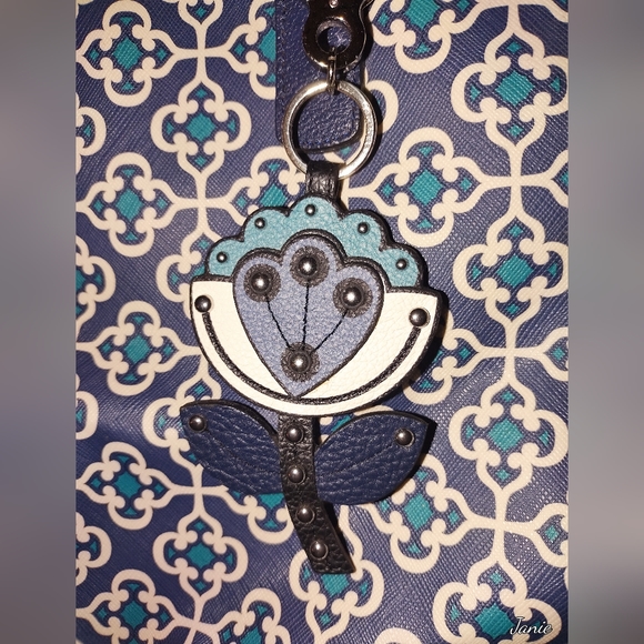 Brighton Interlock lock it Tote bag and charm - Picture 2 of 8